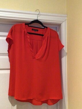 Elegant  Coral Top with a effortlessly sophisticated look